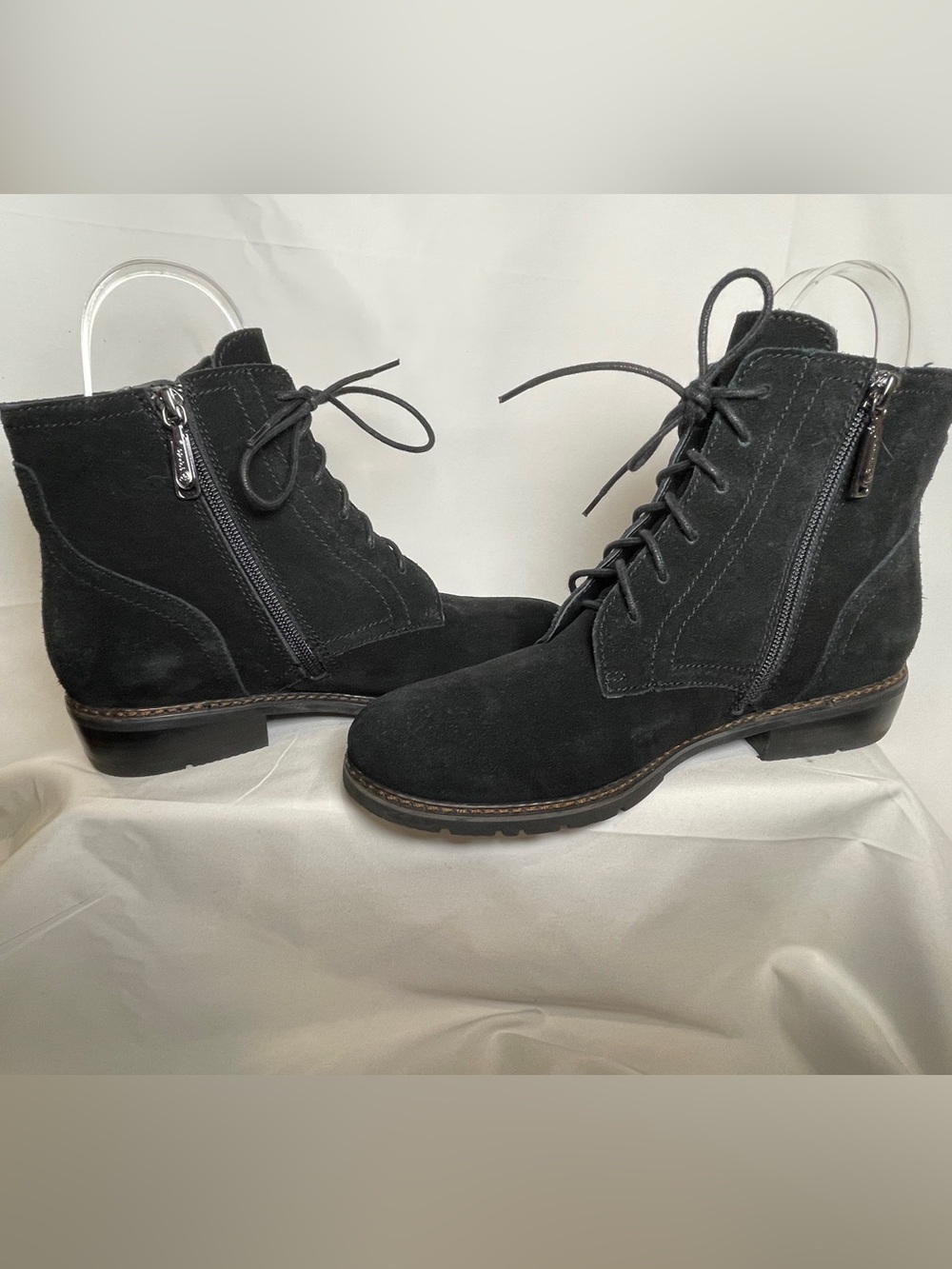 Blondo Waterproof Bootie, Suede Lace-up front/side zipper, Size 9, Black